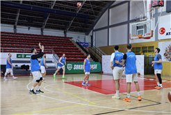 Büyükşehir Basketbol’da Başantrenör ve oyunculardan ortak mesaj: “Salonu dolduralım”