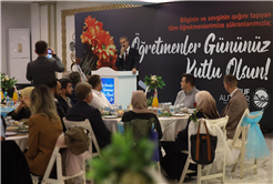 Yusuf Alemdar yarınların mimarı öğretmenlerle buluştu: “Siz medeniyetimizi geleceğe taşıyan yol göstericilersiniz”