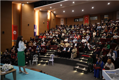 “Çocuklarınıza pahalı hediyeler değil, sevgi dolu anlar verin”