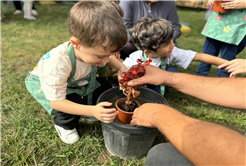 Minik bahçıvanlar çiçeklerle geleceği şekillendiriyor 