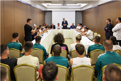 Yusuf Alemdar’dan Bolu kampında önemli mesajlar: “Sakaryaspor bir ruh işidir, sevdadır ve her sorun kenetlenmeyle aşılır”