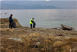 Sapanca Gölü kıyılarında ekosistemi koruyan temizlik çalışması sürüyor