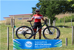 Milli pedallar dünyanın en heyecanlı yarışında, Sakarya’da pedal çevirecek: “Tüm Sakarya’yı Ay Yıldızlı bayrağa desteğe çağırıyoruz”