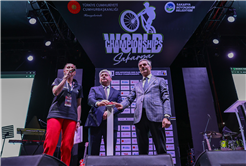Vadideki dünya sahnesi İlyas Yalçıntaş konseri ve sahne şovlarıyla şölene dönüştü