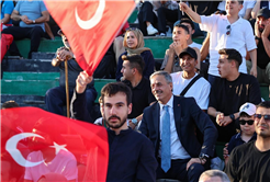 Milli maç heyecanı yine Millet Bahçesi’ndeki dev ekranda
