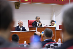 “Aynı anda her alanda yatırım ve hizmeti şehrimizle buluşturuyoruz”