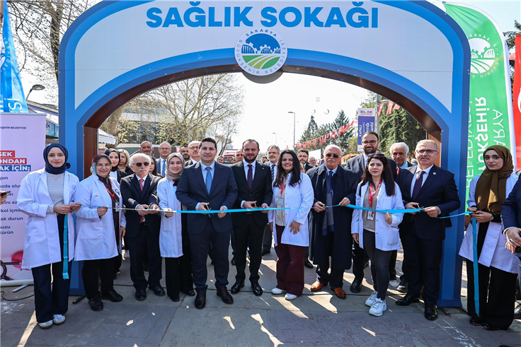 Sakarya’nın merkezine Sağlık Sokağı açıldı: Sağlığın her alanında danışmanlık ve tetkik yapıyorlar…