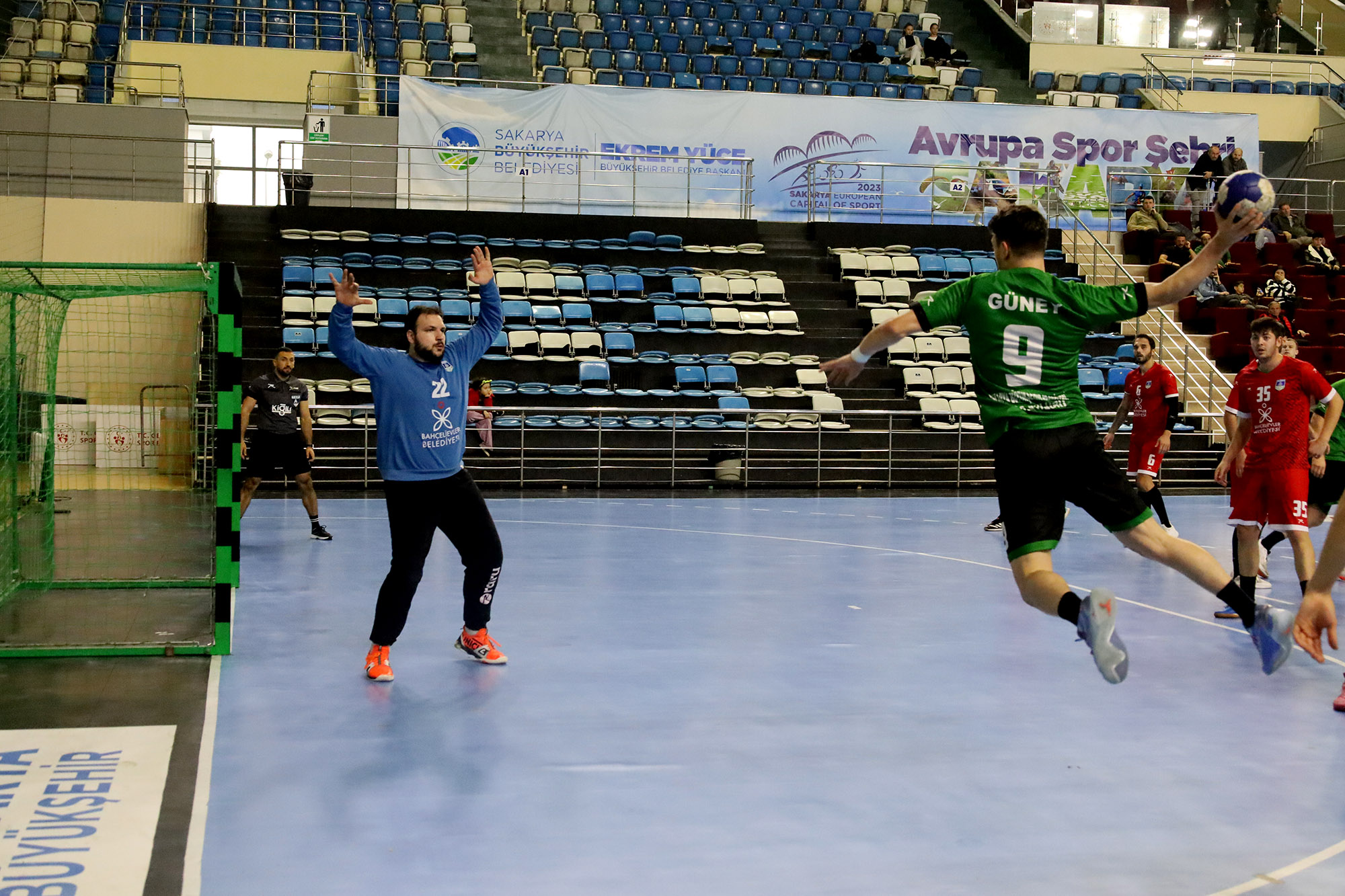 Büyükşehir evinde rüzgâr gibi esti: 46-29