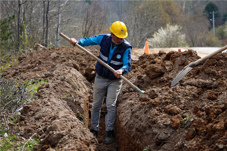 SASKİ, Geyve’de heyelanda zarar gören hattını güçlü bir temelle sil baştan yeniledi