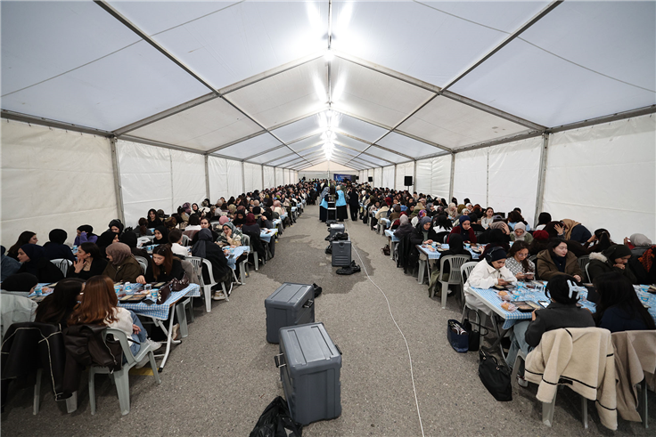 Sakarya’da farklı renk ve coğrafyadan binler aynı sofrada oruç açıyor