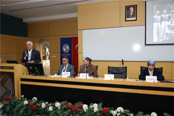 ‘Bir Şehir İki Çınar’ sempozyumunun ilk oturumu Faik Baysal oldu